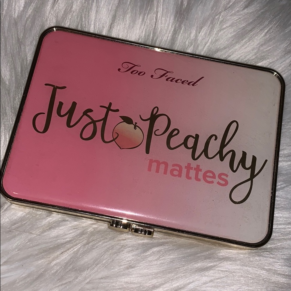 Too faced just peachy mattes eyeshadow palette